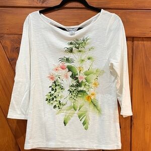 TOMMY BAHAMA White Top with Tropical Floral Design Sz M